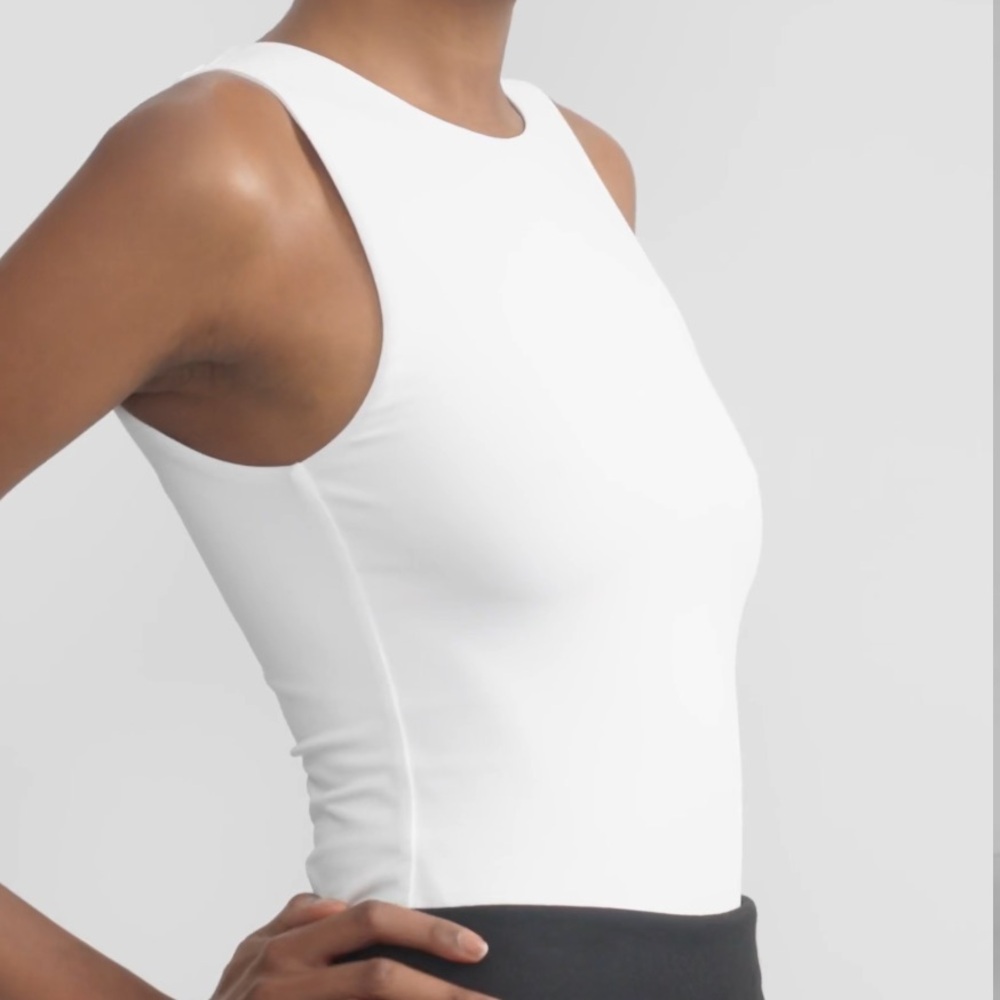 Aritzia Contour Muscle Tank White Size M